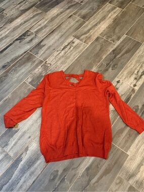 Women's V-Neck Sweater in Burnt Orange